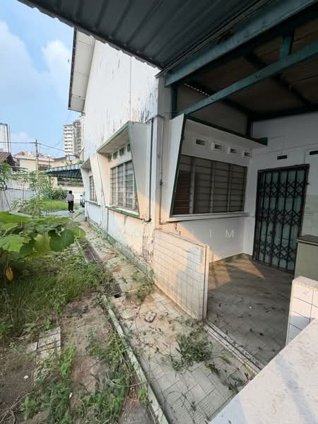Semi-Detached House for Sale in Taman Overseas Union (Taman Oug) (Jalan Klang Lama (Old Klang Road)) - Jason Lim - Exterior - PropertyGuru.com.my