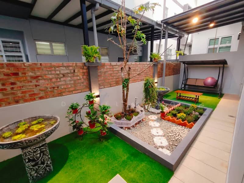 Cluster House for Sale in Kangkar Pulai (Skudai) - Daniel Yong - Garden - PropertyGuru.com.my