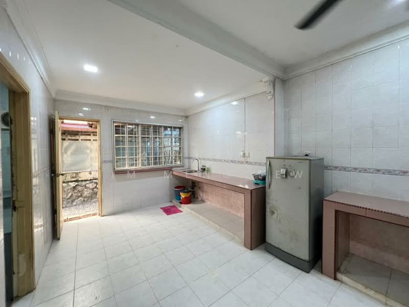 Rumah Banglo untuk Disewa di SS2 (Petaling Jaya) - Kim Meng Lew - Kitchen - PropertyGuru.com.my