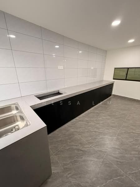 1-storey Terraced House for Sale in Taman Skudai Baru (Skudai) - Vanessa Lim - Kitchen - PropertyGuru.com.my