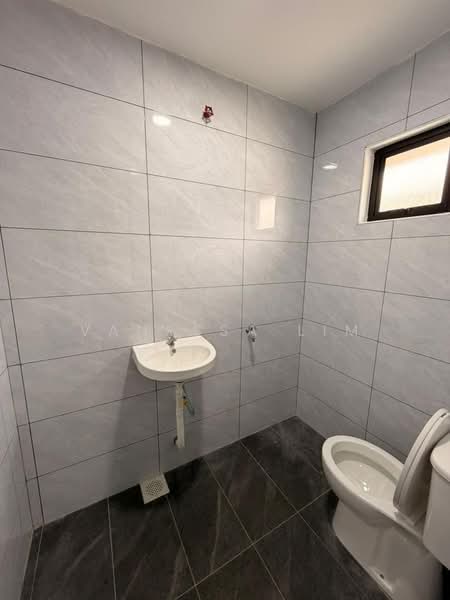 1-storey Terraced House for Sale in Taman Skudai Baru (Skudai) - Vanessa Lim - Bathroom - PropertyGuru.com.my