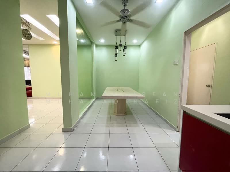 2-storey Terraced House for Rent in Setia Indah (Setia Alam) - Muhamad Irfan Muhamad Hafiz - Dining Room - PropertyGuru.com.my