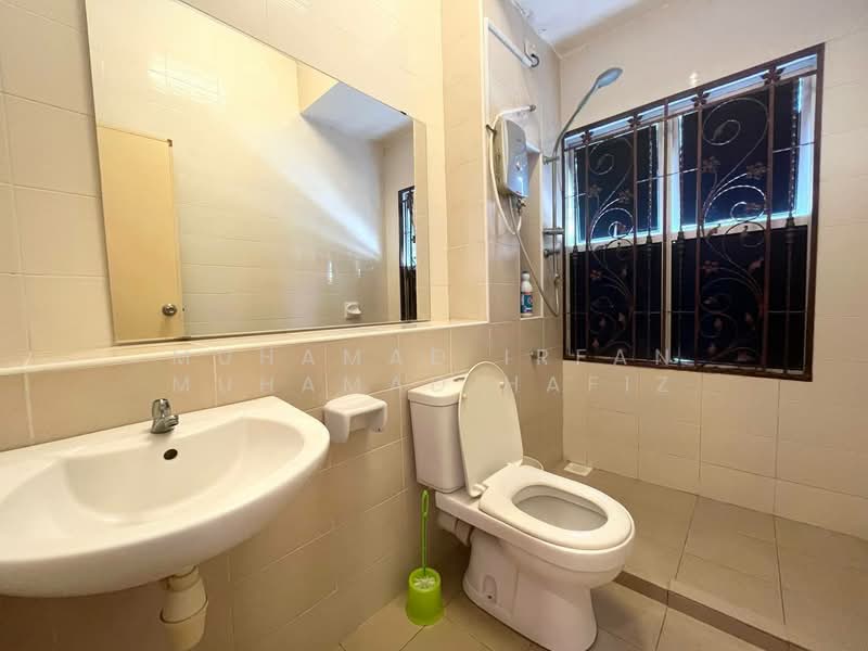 2-storey Terraced House for Rent in Setia Indah (Setia Alam) - Muhamad Irfan Muhamad Hafiz - Bathroom - PropertyGuru.com.my