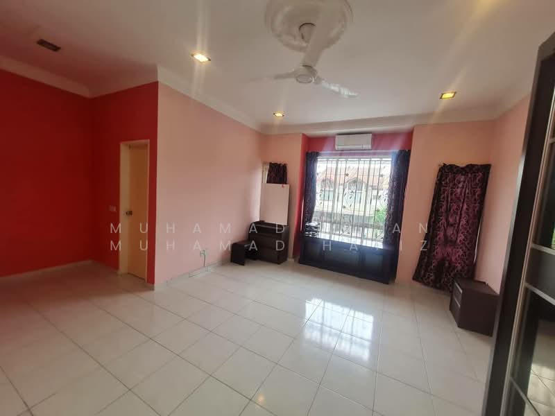 2-storey Terraced House for Rent in Setia Indah (Setia Alam) - Muhamad Irfan Muhamad Hafiz - Bedroom - PropertyGuru.com.my