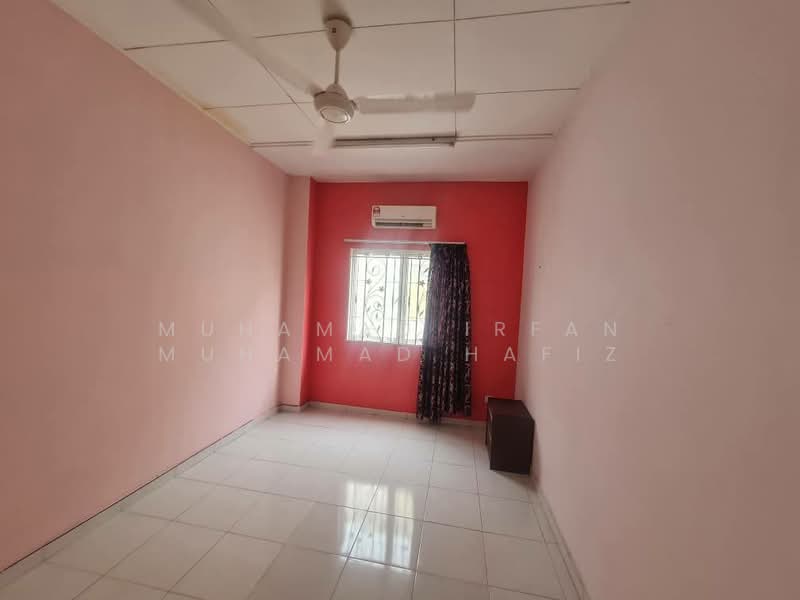 2-storey Terraced House for Rent in Setia Indah (Setia Alam) - Muhamad Irfan Muhamad Hafiz - Bedroom - PropertyGuru.com.my