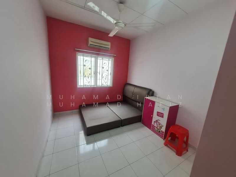 2-storey Terraced House for Rent in Setia Indah (Setia Alam) - Muhamad Irfan Muhamad Hafiz - Bedroom - PropertyGuru.com.my