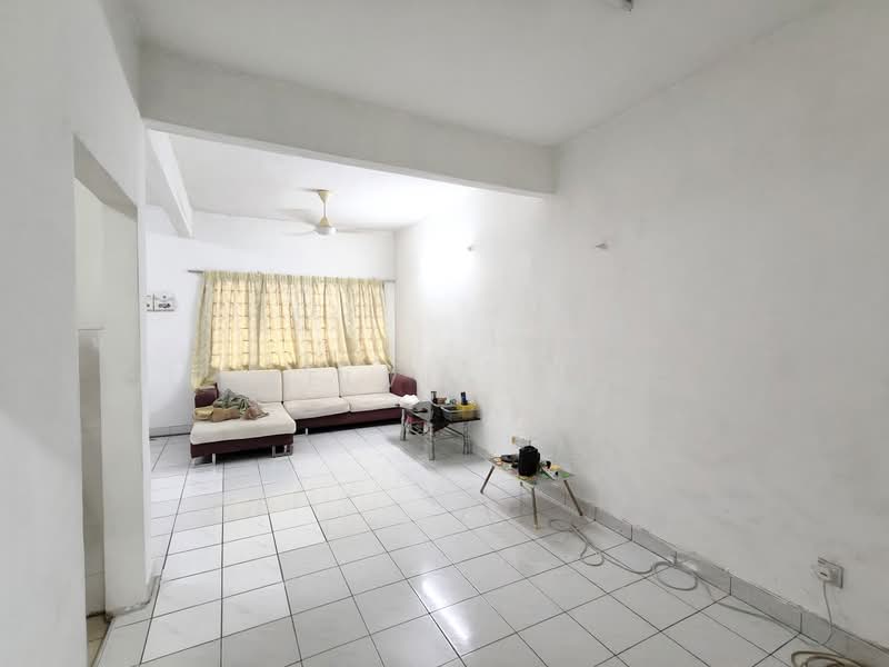 Taman Sri Buloh untuk Untuk Dijual - RM 425,000, Apr 2026 - Living Room - PropertyGuru.com.my