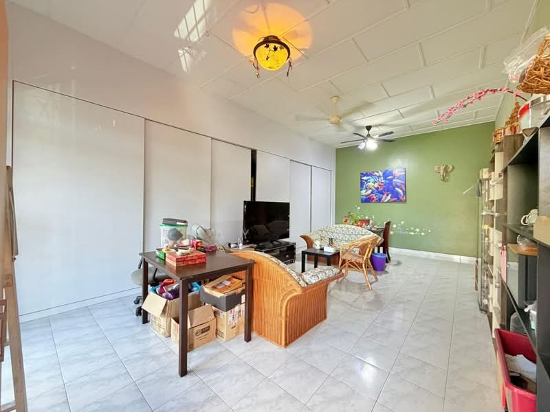 Taman Sri Kluang untuk Untuk Dijual - RM 450,000, Apr 2026 - Living Room - PropertyGuru.com.my