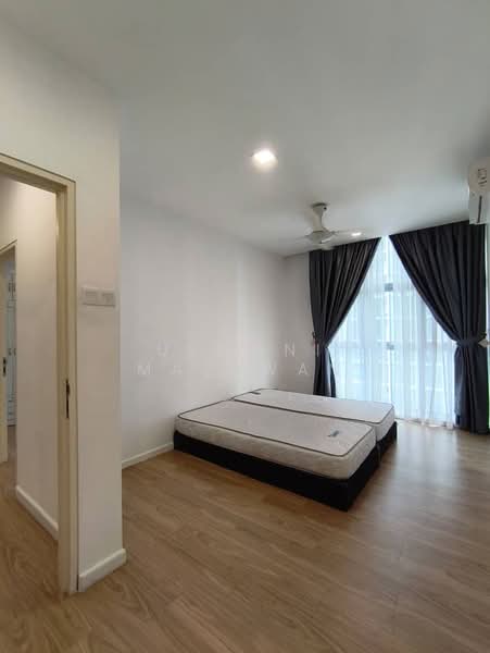 Condominium for Rent at Lakefront Residence - Uswani Mazuwan - Bedroom - PropertyGuru.com.my
