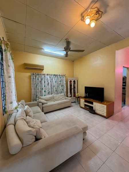 Bungalow for Sale in Taman Sri Pulai (Sikamat) - Leo Goh - Living Room - PropertyGuru.com.my