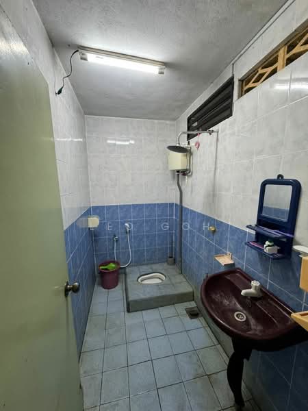 Bungalow for Sale in Taman Sri Pulai (Sikamat) - Leo Goh - Bathroom - PropertyGuru.com.my
