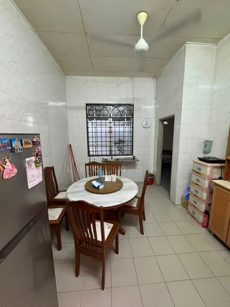 Bungalow for Sale in Taman Sri Pulai (Sikamat) - Leo Goh - Kitchen - PropertyGuru.com.my