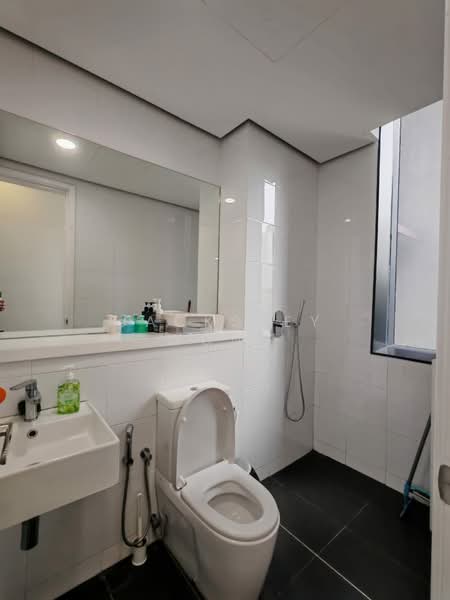 Servis Apartment untuk Disewa di Arcoris Suites - Jacksley Wong - Bathroom - PropertyGuru.com.my