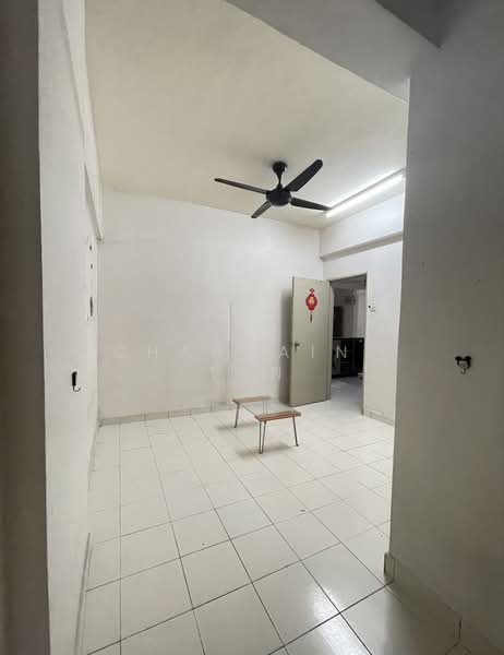Servis Apartment untuk Dijual di Fortune Avenue - Charmaine Tan - Living Room - PropertyGuru.com.my