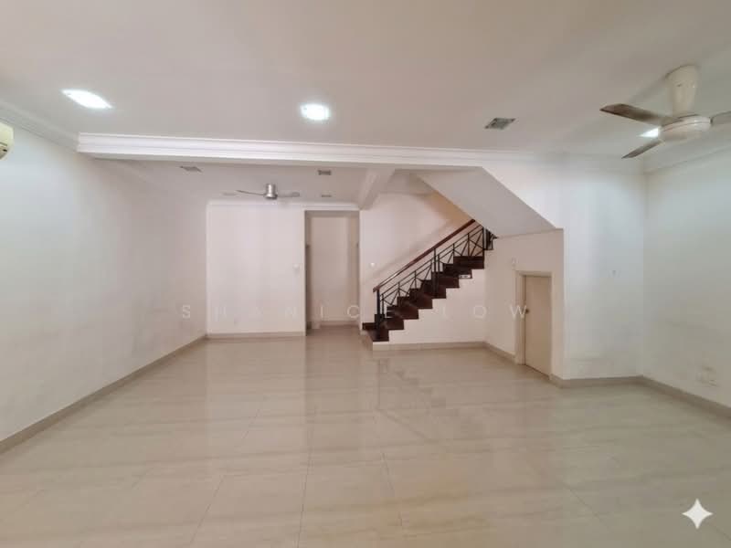 2-storey Terraced House for Sale in Bandar Puteri Puchong (Puchong) - Shanice Low - Living Room - PropertyGuru.com.my