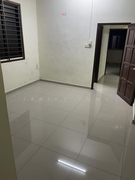 2-storey Terraced House for Rent in Taman Bukit Mewah (Tampoi) - Janice Yong - Interior - PropertyGuru.com.my