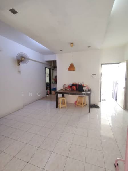 Putri Ria Apartment untuk Untuk Dijual - RM 280,000, Apr 2026 - Living Room - PropertyGuru.com.my