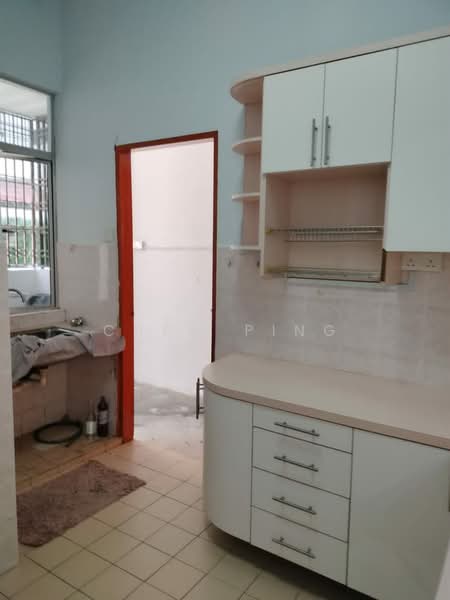 Kondominium untuk Disewa di Summer Park Townhouse @ Seri Alam - Chew Ping - Kitchen - PropertyGuru.com.my