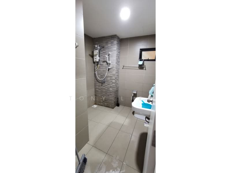 Kondominium untuk Dijual di Parkhill Residence - Tony Liew - Bathroom - PropertyGuru.com.my