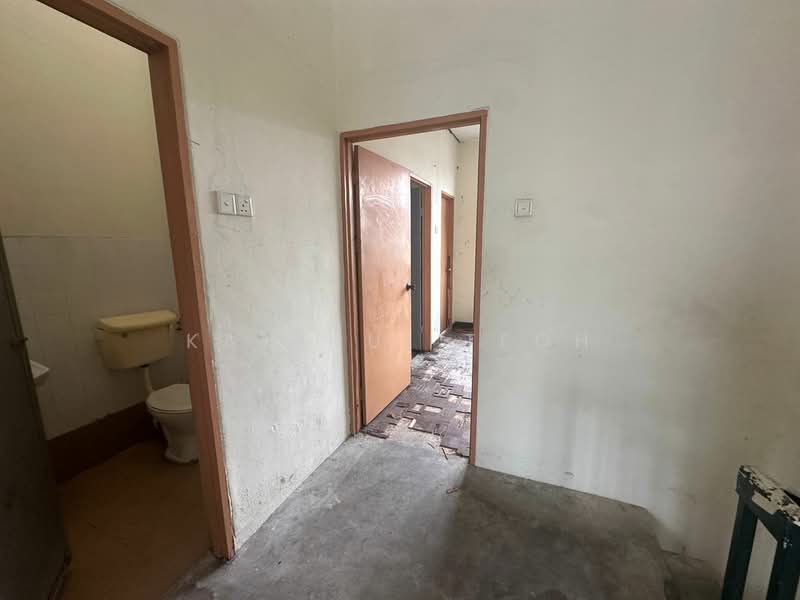 Taman Widuri untuk Untuk Dijual - RM 320,000, Apr 2026 - Bathroom - PropertyGuru.com.my