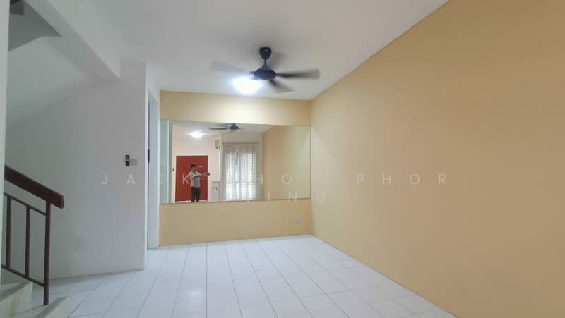 Semi-Detached House for Rent in Setia Impian (Setia Alam) - Jack Khor Phor Jiing - Living Room - PropertyGuru.com.my