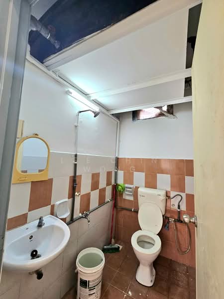 Flat Bukit Indah untuk Untuk Dijual - RM 258,000, Apr 2026 - Bathroom - PropertyGuru.com.my