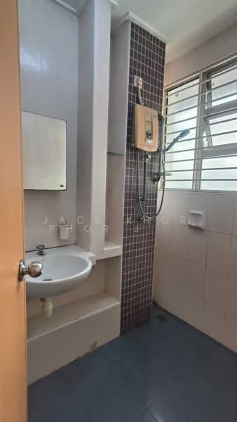 2-storey Terraced House for Rent in Setia Impian (Setia Alam) - Jack Khor Phor Jiing - Bathroom - PropertyGuru.com.my
