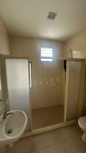 2-storey Terraced House for Rent in Kemuning Utama (Shah Alam) - Ai Ling Yee - Bathroom - PropertyGuru.com.my