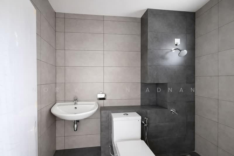 2-storey Terraced House for Sale in Bandar Baru Bangi (Selangor) - Nor Azdlin Adnan - Bathroom - PropertyGuru.com.my