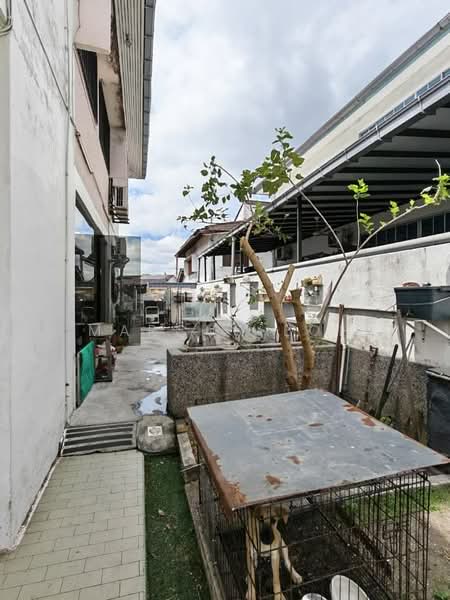 Rumah Berkembar untuk Dijual di Taman Johor Jaya (Johor Bahru) - Marcus Loh - Exterior - PropertyGuru.com.my