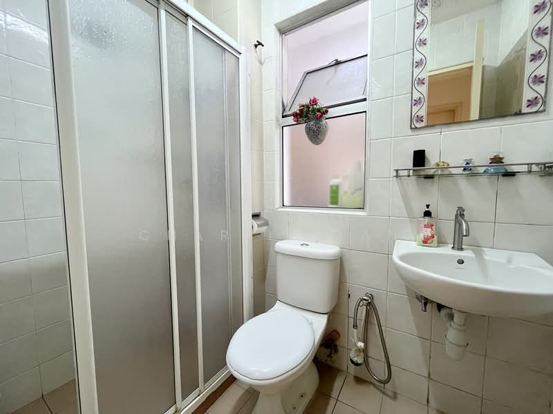 Townhouse for Sale in Kota Kemuning (Shah Alam) - Charlie Gan - Bathroom - PropertyGuru.com.my