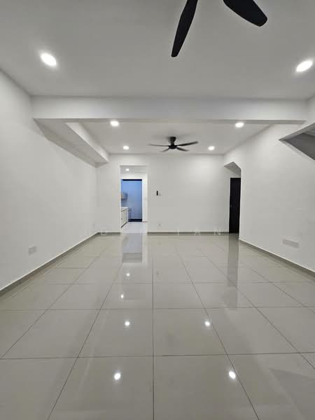 Rumah Teres 2 Tingkat untuk Dijual di Taman Universiti (Skudai) - Iden Tan - Living Room - PropertyGuru.com.my