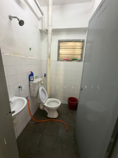 Flat for Sale at Taman Terubong Jaya - Fariq Khairil - Bathroom - PropertyGuru.com.my