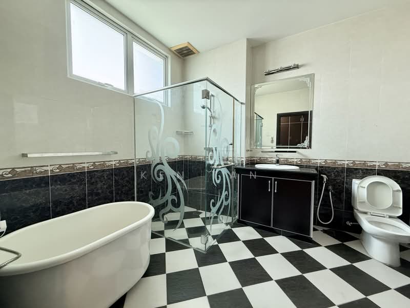 Bungalow for Sale in Damansara Heights (Damansara Heights) - Ken Tan - Bathroom - PropertyGuru.com.my
