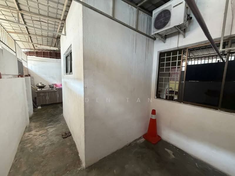Rumah Teres 2 Tingkat untuk Dijual di Taman Sri Putri (Skudai) - Iden Tan - Kitchen - PropertyGuru.com.my