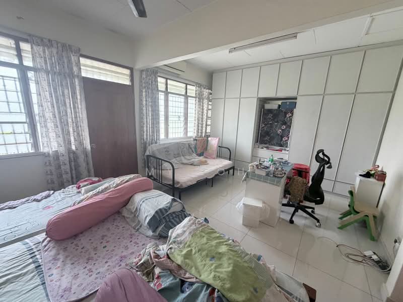 Rumah Teres 2 Tingkat untuk Dijual di Taman Selayang Utama (Selayang) - MY Loh - Bedroom - PropertyGuru.com.my