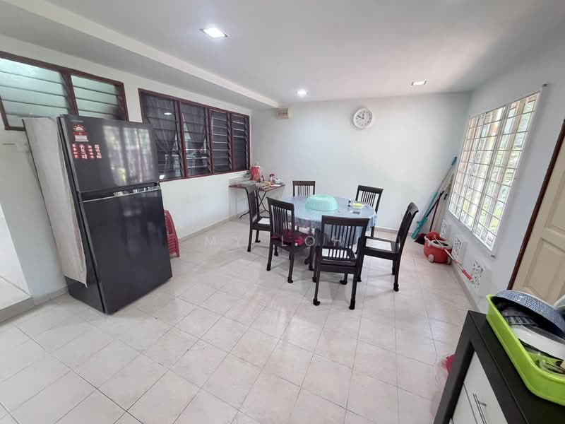 Rumah Teres 2 Tingkat untuk Dijual di Taman Selayang Utama (Selayang) - MY Loh - Dining Room - PropertyGuru.com.my