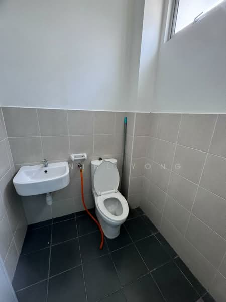 2-storey Terraced House for Sale in Bandar Bistari Perdana (Pasir Gudang) - Daniel Yong - Bathroom - PropertyGuru.com.my