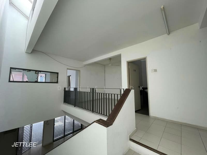 2-storey Terraced House for Sale in Kota Bayuemas (Klang) - Daniel Kok - Corridor - PropertyGuru.com.my