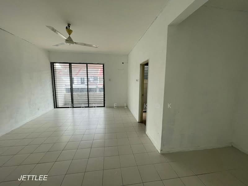 2-storey Terraced House for Sale in Kota Bayuemas (Klang) - Daniel Kok - Living Room - PropertyGuru.com.my