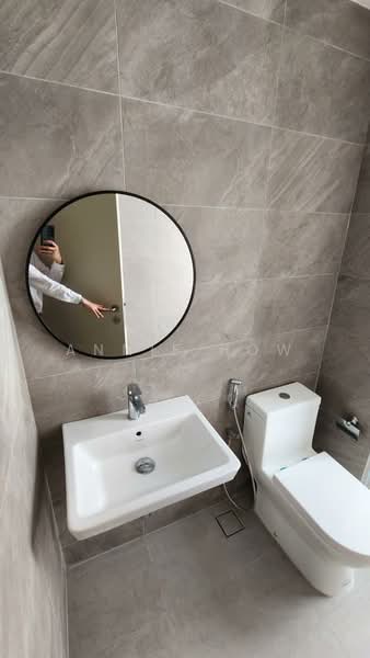 Kondominium untuk Disewa di Quinn Residence - Annie How - Bathroom - PropertyGuru.com.my