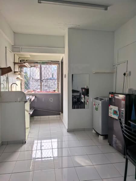 Flat for Sale at Taman Air Itam - Fariq Khairil - Kitchen - PropertyGuru.com.my