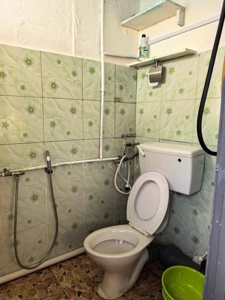 Flat for Sale at Taman Air Itam - Fariq Khairil - Bathroom - PropertyGuru.com.my