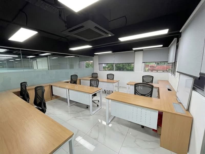 Fully Furnished Office Tower @ Jalan Meru, Klang - 1