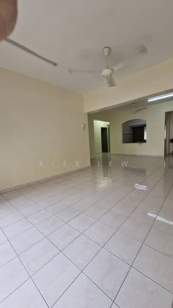 Condominium for Sale at Vista Komanwel C - Alex Lew - Living Room - PropertyGuru.com.my