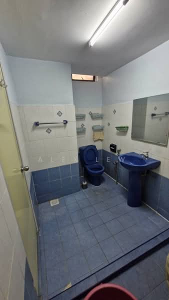 Condominium for Sale at Vista Komanwel C - Alex Lew - Bathroom - PropertyGuru.com.my