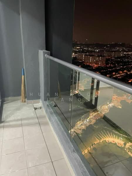 Aera Residence untuk Untuk Disewa - RM 2,699 /bulan, Apr 2026 - Balcony - PropertyGuru.com.my