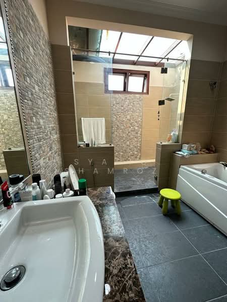 Semi-Detached House for Sale in Ampang Jaya (Ampang) - Syafiq Shamroz - Bathroom - PropertyGuru.com.my