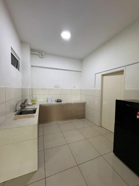 Starhill Luxury Residence untuk Untuk Disewa - RM 2,100 /bulan, Apr 2026 - Kitchen - PropertyGuru.com.my