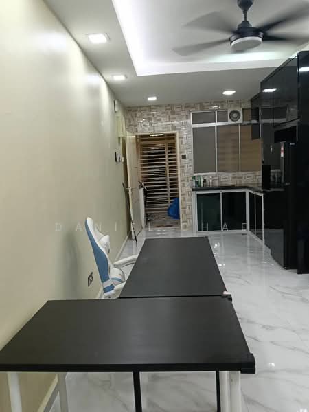 Apartment for Rent at The Rise Collection 3 - Daniel Chae - Kitchen - PropertyGuru.com.my